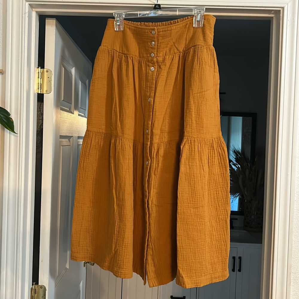 Universal Thread Mustard Yellow skirt